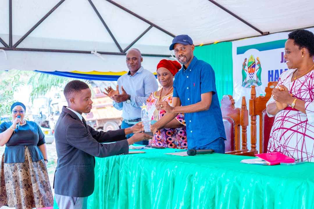 UBUNGO YAADHIMISHA SIKU YA KIMATAIFA YA VIJANA KITAIFA, WASHINDI WA YOUTH MAPATO CHALLENGE WAPATIKANA